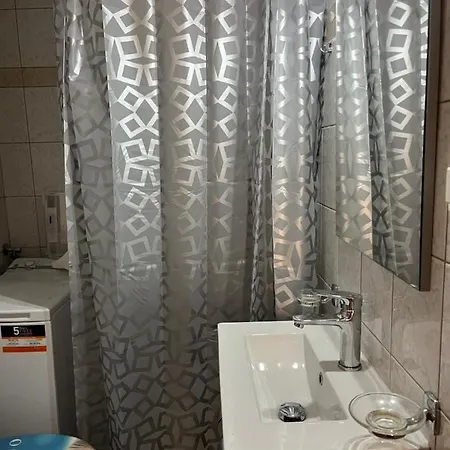 Safe & Cool Апартаменты